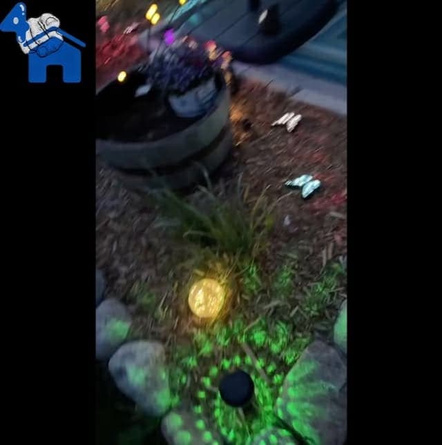 Cracked Glass Globe Solar LED Light — photo 2 of 5