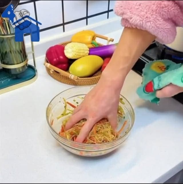 Food Grade PE Gloves — photo 2 of 8